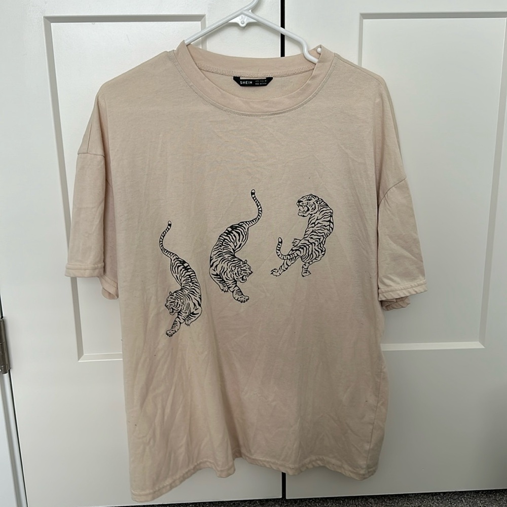 oversized tiger graphic shirt